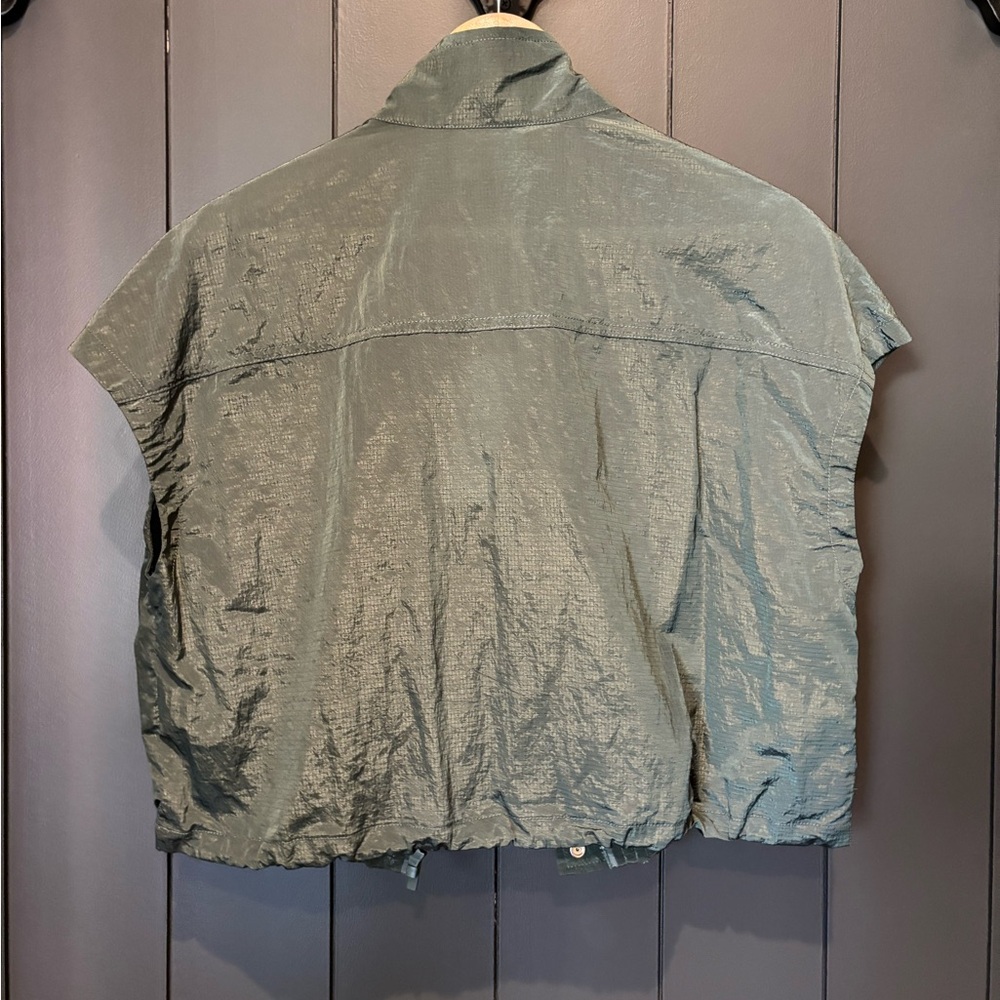 UGG Women's Quinn Forest Windbreaker Cap Sleeve - Picture 9 of 9